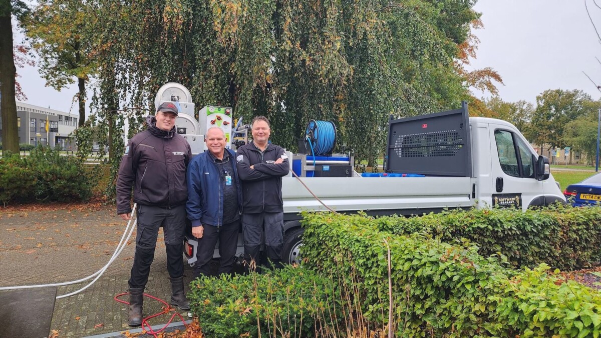 Foto met de uitvinder en oprichter van Softwash-Systems AC Lockyer